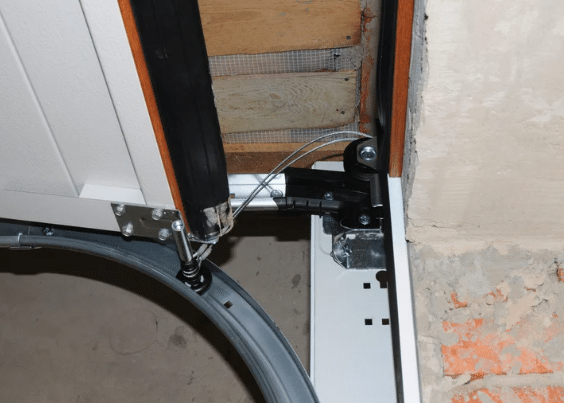 What Happens When Garage Door Cable Breaks?